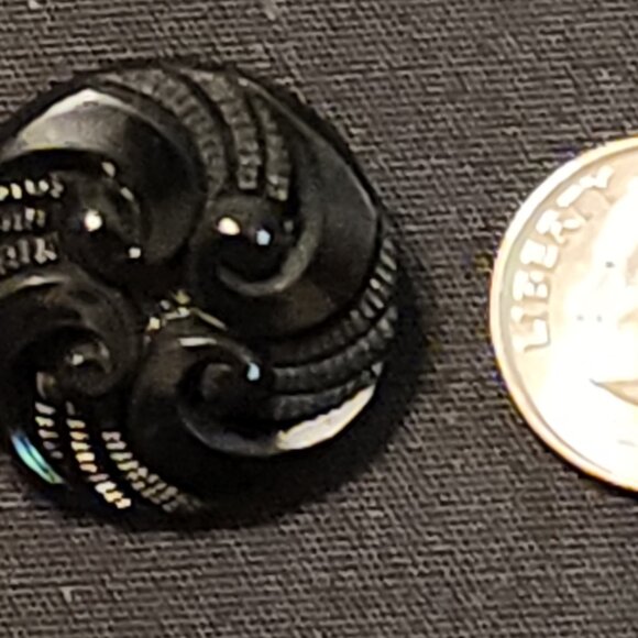 Antique/Vintage Lot of 8 Black Buttons Bakelite ? Casein ? Celloid ? Plastic ? - Picture 12 of 12